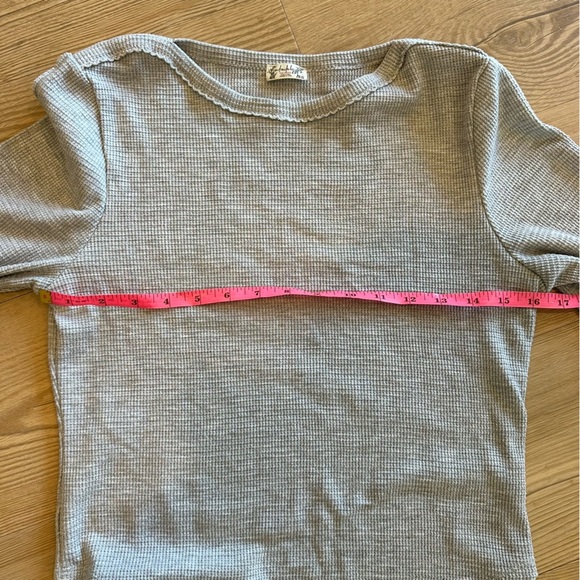Free People intimately women's long sleeve shirt waffle gray cropped size large - Picture 6 of 7